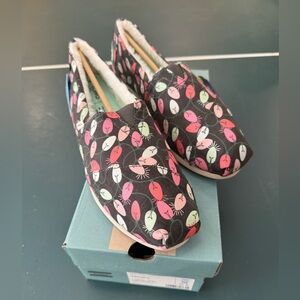 Tom’s holiday shoes NEW Christmas Alpargata Glow in the Dark Faux Fur tree light